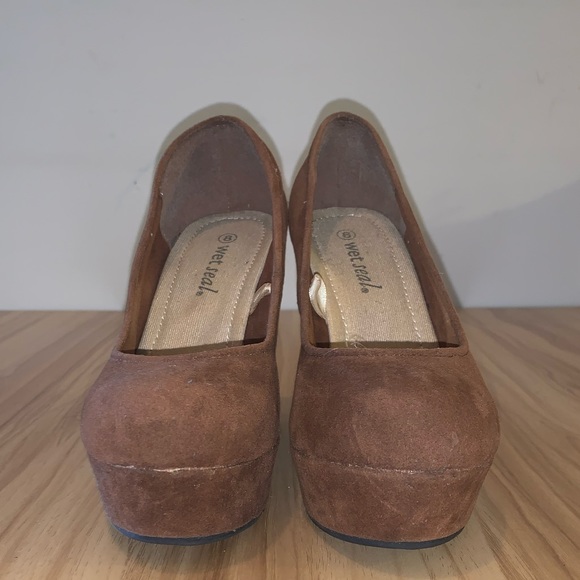 WET SEAL Brown Faux Suede Wedge Heels - Picture 1 of 5